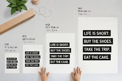 Poster mit inspirierender Typografie in Buchstaben auf schwarzem Hintergrund
