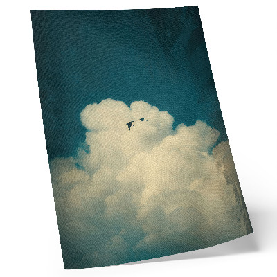 Poster Weiße Wolken, türkisfarbener Himmel, zwei Vögel, Weltraum