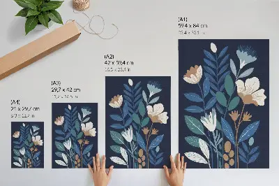 Wandposter blaue Blätter mit cremefarbenen Blüten und braunen Akzenten
