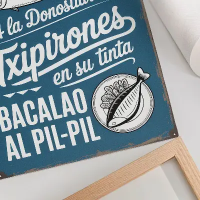 Wandposter mit Retro-Fischmotiv und Inschriften auf blauem Hintergrund