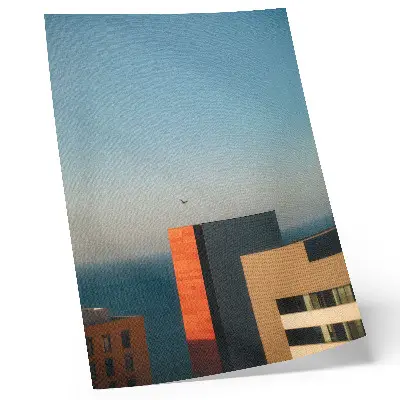Kunstdruck auf Leinwand moderne Darstellung mit Meer, Gebäuden, Vögeln und weitem Himmel
