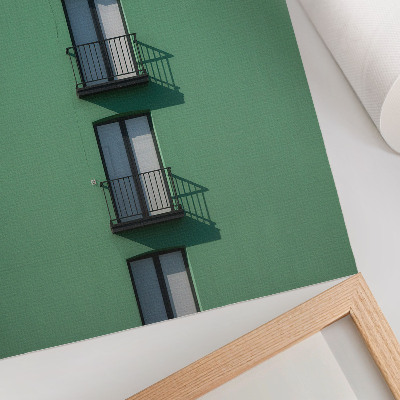 Wandposter Grüne Fassade, Fenster, Balkone, Schatten, modern