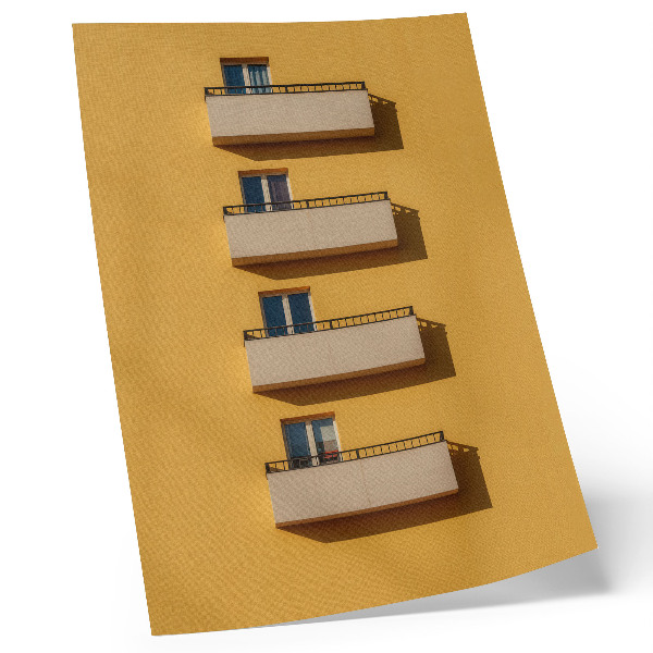 Poster Gelbe Fassade, vier Balkone, minimalistische Komposition