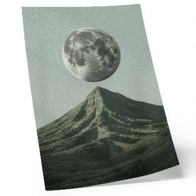 Poster Mond über dem Berg, grüne Farbtöne, geheimnisvolle Landschaft