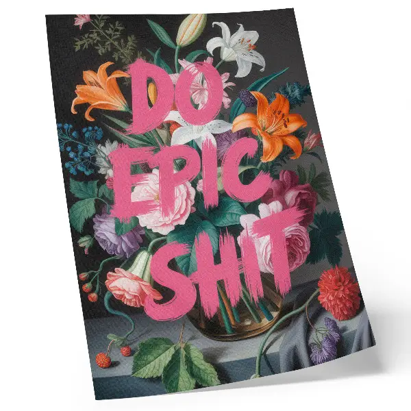 Poster mit rosa Schriftzug auf einem Hintergrund aus bunten Blumen