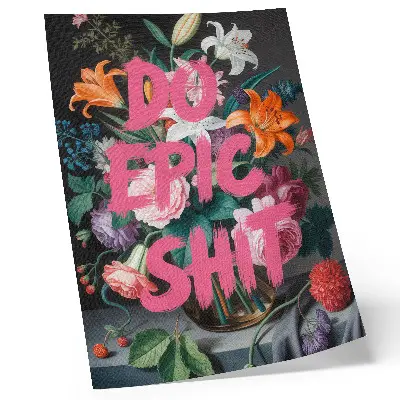 Poster mit rosa Schriftzug auf einem Hintergrund aus bunten Blumen