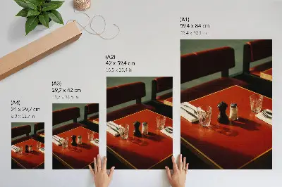 Kunstdruck auf Leinwand ein Tisch im Restaurant mit Gewürzen und Gläsern
