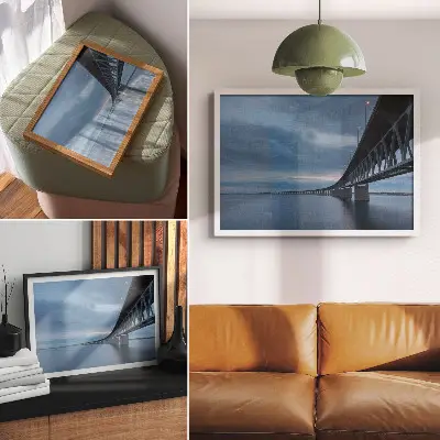 Poster mit einer modernen Brücke über ruhigem Wasser