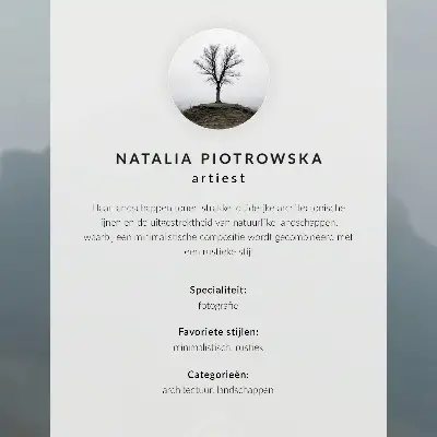 Poster minimalistisches Winterhaus vor einer Schneekulisse
