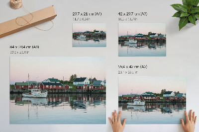 Poster kunstdruck Die kubistischen roten Häuser am See strahlen.