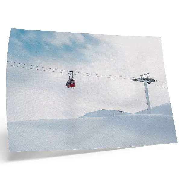 Kunstdruck Poster mit Bergen, Seilbahn, Himmel und dynamischem Farbkontrast