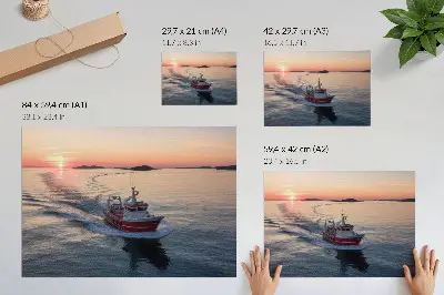 Kunstdruck Sonnenuntergang über dem ruhigen Meer mit Bootsbewegung