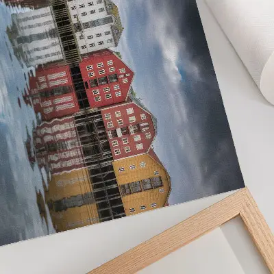 Kunstdruck farbenfrohe Gebäude am Wasser in harmonischer Komposition