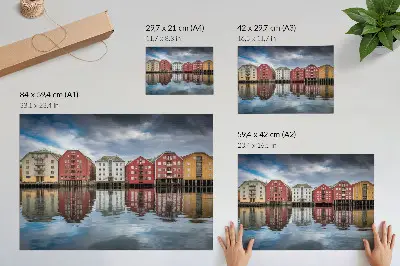 Kunstdruck farbenfrohe Gebäude am Wasser in harmonischer Komposition