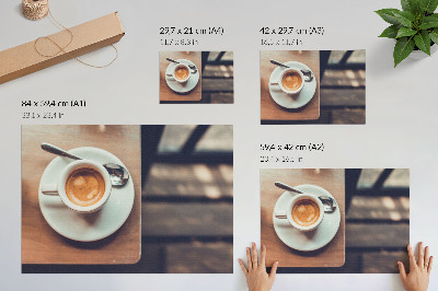 Kunstdruck poster Eine Tasse Espresso auf einem Holztisch, Kontraste