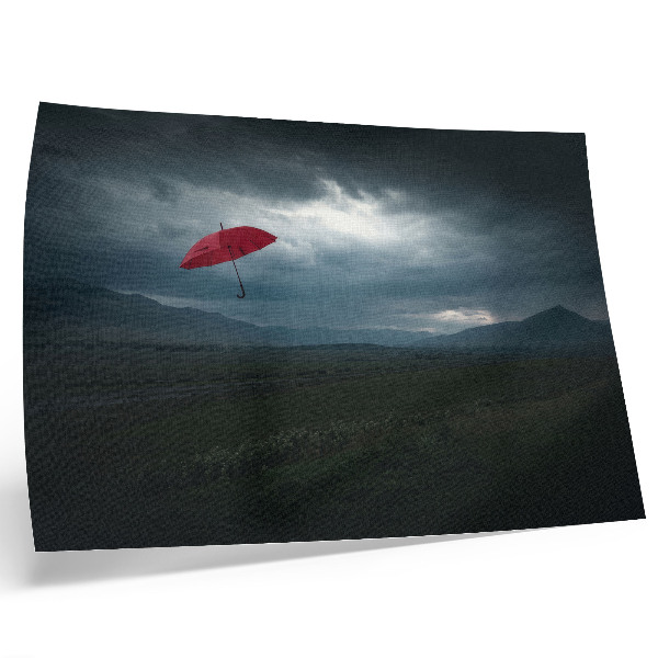 Kunstdruck poster Roter Regenschirm, dunkle Wolken, Berglandschaft