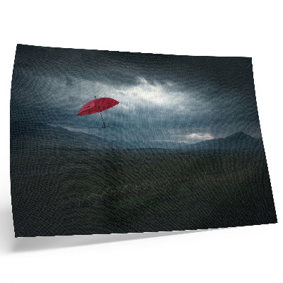 Kunstdruck poster Roter Regenschirm, dunkle Wolken, Berglandschaft