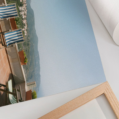Kunstdruck poster Liegestühle auf der Terrasse mit Blick auf die Berge