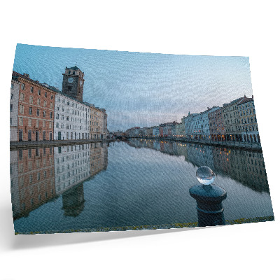 Poster kunstdruck Pastellfarbene Mietshäuser spiegeln sich im Kanalwasser