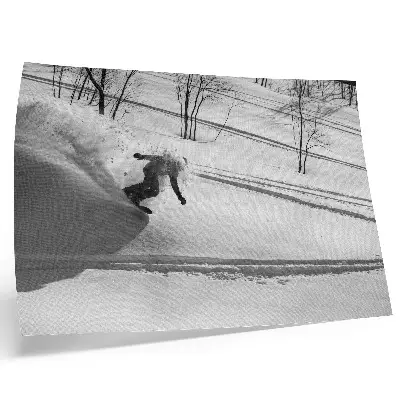 Poster Kunstdruck Snowboarder in Aktion inmitten von Schnee und Bäumen mit starken Kontrasten