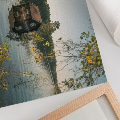 Poster kunstdruck Seehaus mit Spiegelung des Waldwassers – Ruhe