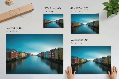 Kunstdruck Poster bunte Häuser in skandinavischer Atmosphäre am Fluss