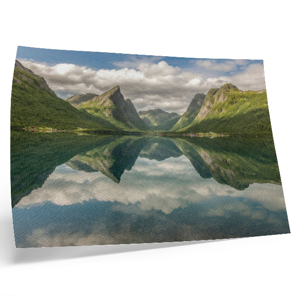 Kunstdruck poster Malerische Berge über dem See, klare Spiegelung