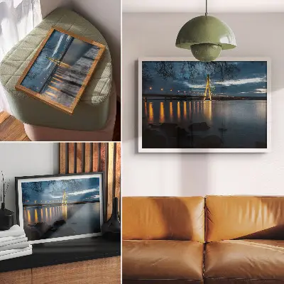 Poster beleuchtete Brücke über dem Wasser bei Nacht