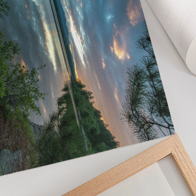 Poster Spiegelungen im See, grüner Himmel, Bäume, Ruhe