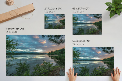 Poster Spiegelungen im See, grüner Himmel, Bäume, Ruhe
