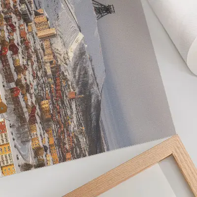 Poster Winterstadt mit farbenfrohen Gebäuden im Kontrast zum Schnee