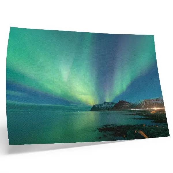 Kunstdruck Nordlichter über dem Meer mit magischer Atmosphäre
