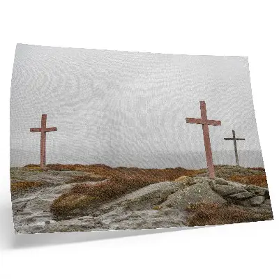Kunstdruck Drei Holzkreuze auf nebligem Hügel poster