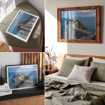 Kunstdruck poster Eine malerische Landschaft mit einer Laterne und einer gewundenen Straße bei Nacht