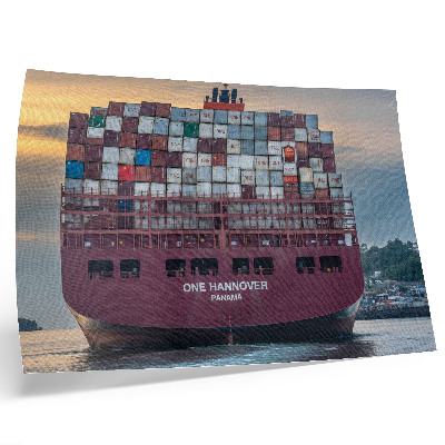 Poster kunstdruck Ein Containerschiff voller bunter Container auf dem Wasser