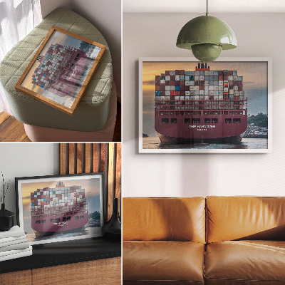 Poster kunstdruck Ein Containerschiff voller bunter Container auf dem Wasser