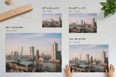Kunstdruck Poster beeindruckende Wolkenkratzer und elegante Brücke über den Fluss
