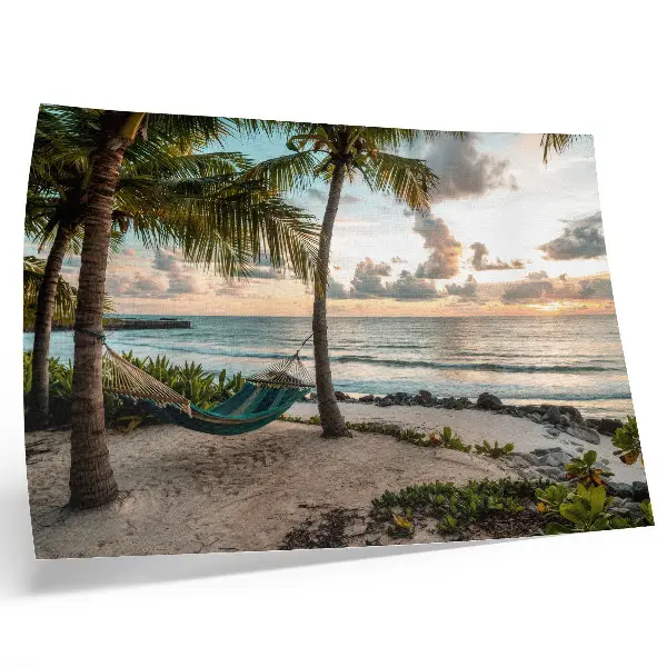 Kunstdruck Poster tropischer Strand mit Palmen und Hängematten als Oase der Entspannung