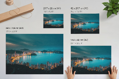 Poster Nachtansicht der Stadt über dem Wasser, leuchtende Wolkenkratzer