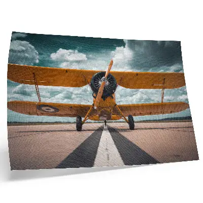 Poster Flugzeug auf der Startbahn unter dynamischem Himmel