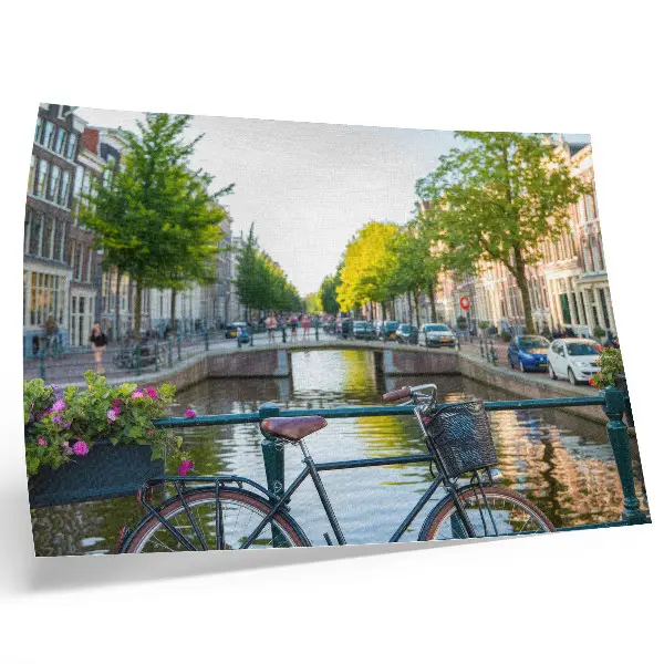 Kunstdruck Poster mit Motiv von Kanal, Brücke, Bäumen, Gebäuden, Fahrrad und Blumen
