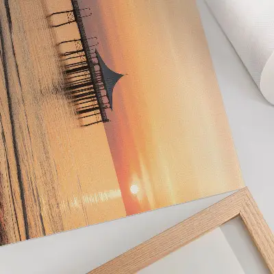 Poster mit einem bezaubernden Sonnenuntergang über dem Wasser