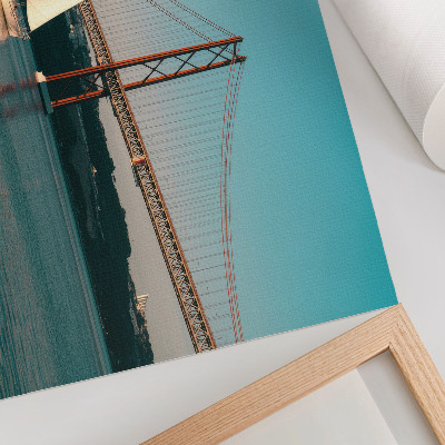 Kunstdruck poster Eine Brücke und Segelboote über dem Wasser in Pastelltönen