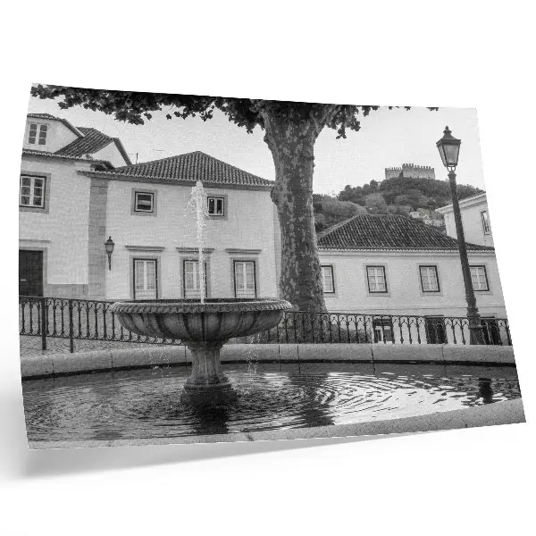 Kunstdruck Poster mit Motiven von Schwarz-Weiß-Brunnen, klassischen Gebäuden und einer Burg