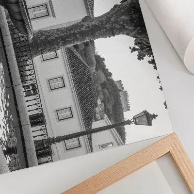Kunstdruck Poster mit Motiven von Schwarz-Weiß-Brunnen, klassischen Gebäuden und einer Burg