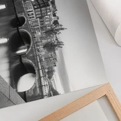 Poster mit eleganten Brücken, klassischer Architektur und Kanälen