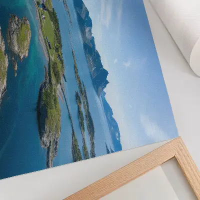 Kunstdruck Poster Inseln mit Bergen, blauem Himmel und grüner Vegetation