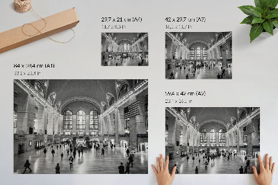Kunstdruck poster Elegantes Interieur mit großen Fenstern und zentralem Treppenhaus