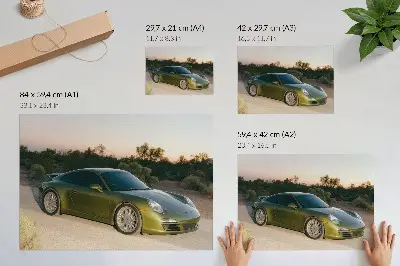 Kunstdruck Poster Sportwagen vor einem grünen Wüstensonnenuntergang
