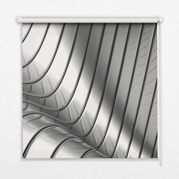 Fensterrollo in metallischer Abstraktion